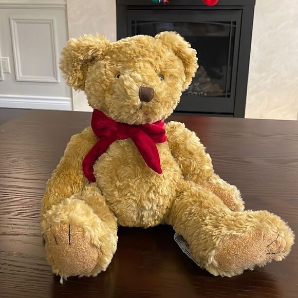 Russ Bombay Co Exclusive GILMORE 2004 7th Annual Christmas Charity Bear 16 inch - Picture 1 of 8